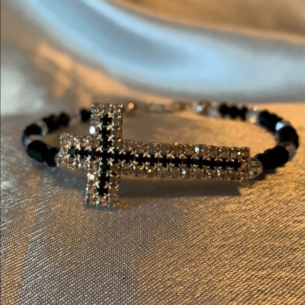 Beautiful side cross ✝️ bracelet